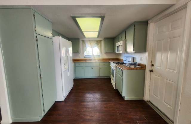 Large 2 Bedroom in Chocolate Drop Gallery 4