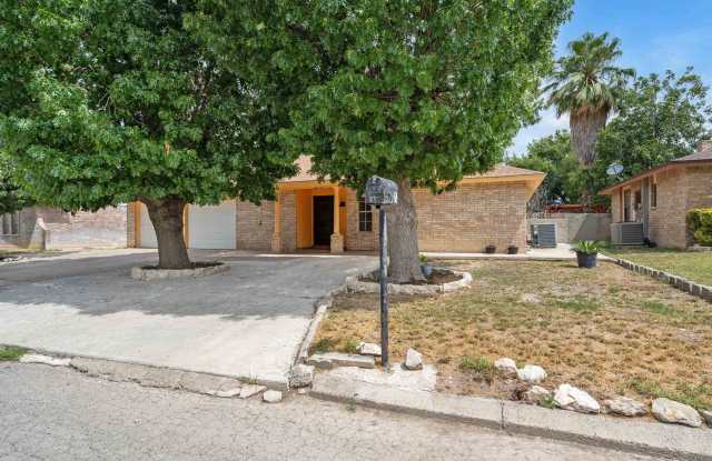 107 Paloma - 107 Paloma Drive, Del Rio, TX 78840