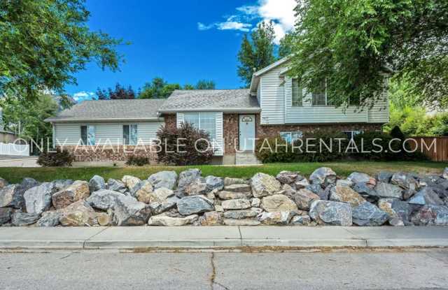 1437 E Murdock Dr photos photos