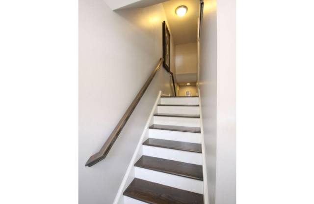 33 WALLACE Street Gallery 2