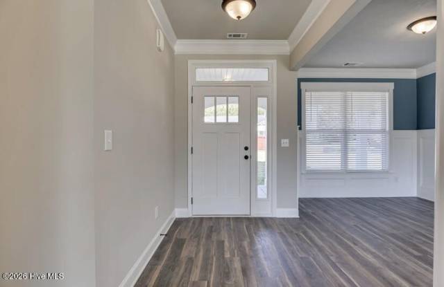 1649 Pine Ridge Drive N Gallery 2