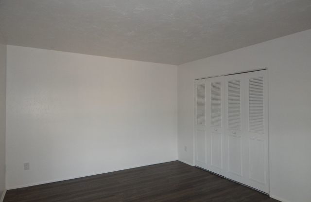 2 Bedroom 2 Bath Towhouse - East Side - 993 North Caribe Avenue, Tucson, AZ 85710