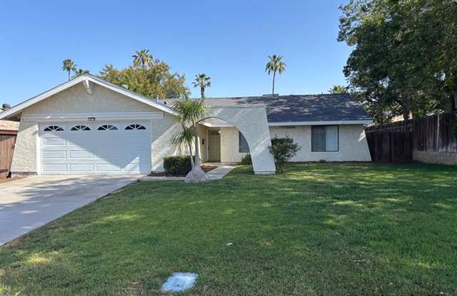 Beautiful Home By UCR photos photos