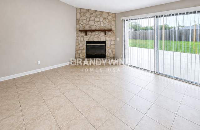 616 Pembridge Drive West Gallery 4
