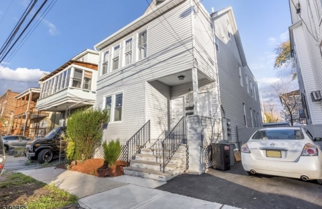 312 S 10Th St - 312 South 10th Street, Newark, NJ 07103