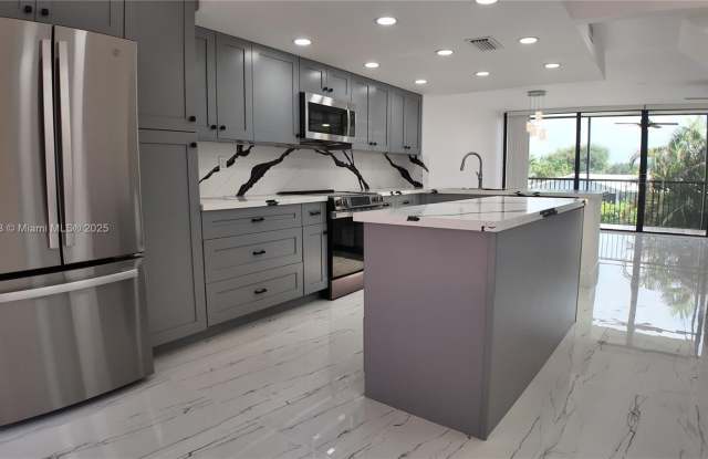 2801 SW 87th Ave photos photos