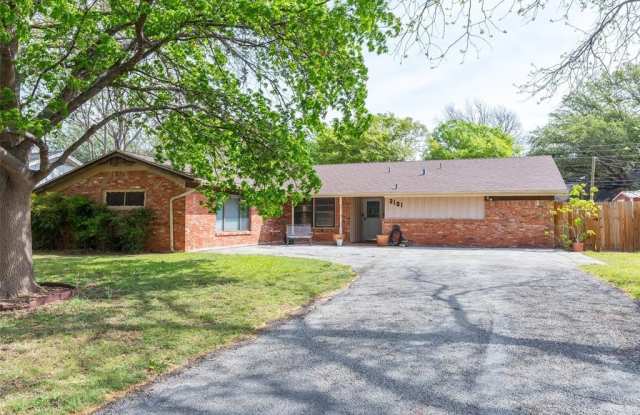 2101 S Elmwood Drive photos photos