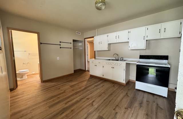 342 West Spruce Street - 2 photos photos
