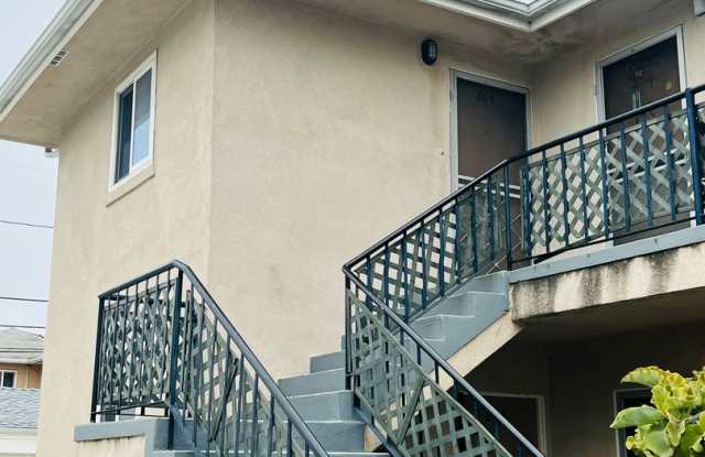 Midtown Ventura - One bedroom, one bath upstairs apartment photos photos