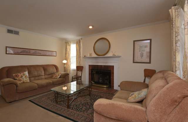 1268 Carriage Park Dr Gallery 2