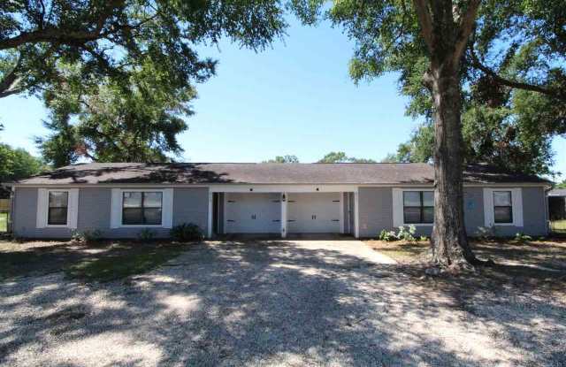 611 TELERAN ST - 611 Teleran St, Gonzalez, FL 32534