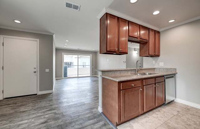 Now Available for Lease – Updated Upstairs Condo in Bench Mark Villas, Lake Forest photos photos