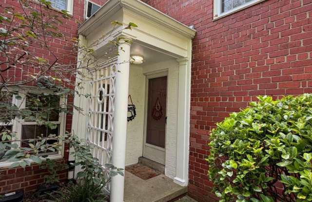 3213 MARTHA CUSTIS Drive Gallery 1