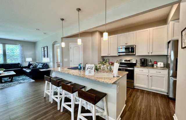 Fully Furnished Luxury Corporate Rental - Brand New Construciton Gallery 3