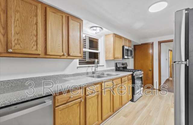122 W 9th Ave - 122 West 9th Avenue, Homestead, PA 15120