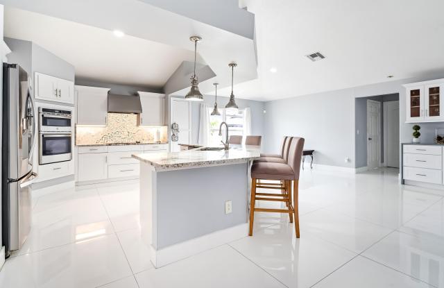 6715 NW PINSON Court Gallery 4