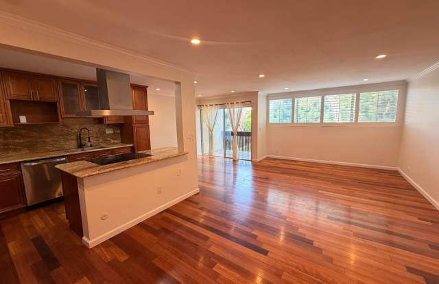 $3,395! Beautifully Remodeled Top-Floor 2-Bedroom, 2-Bathroom Condo! 90230! Gallery 3