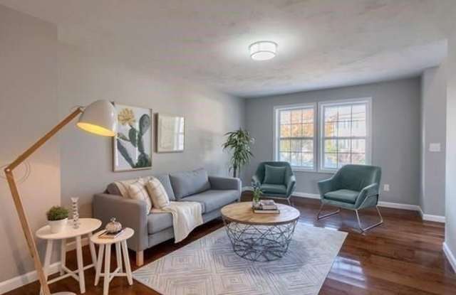 348 South Rd - 348 South Road, Middlesex County, MA 01730