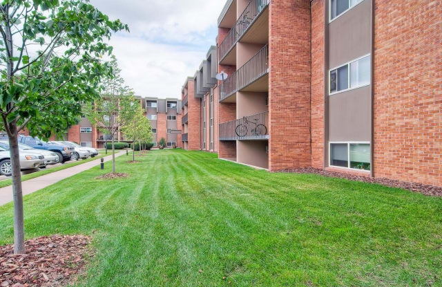 Glenlake Apartments Gallery 4