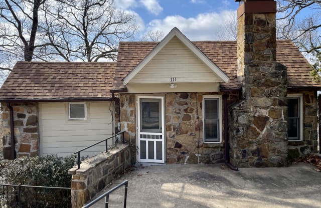 111 North Skyline Drive - 111 North Skyline Drive, Fayetteville, AR 72701