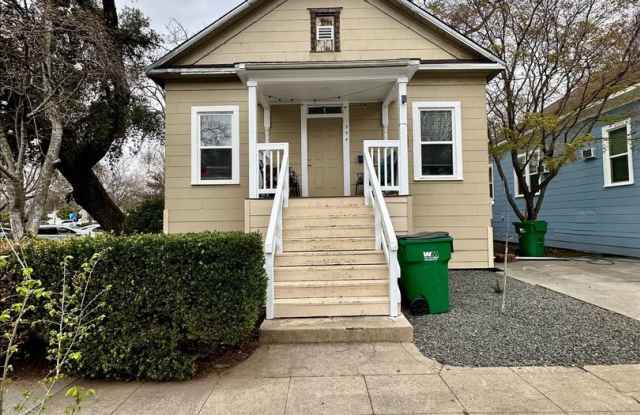 **Summer 2027 - Reserve Now** Updated House in Downtown Chico Gallery 3
