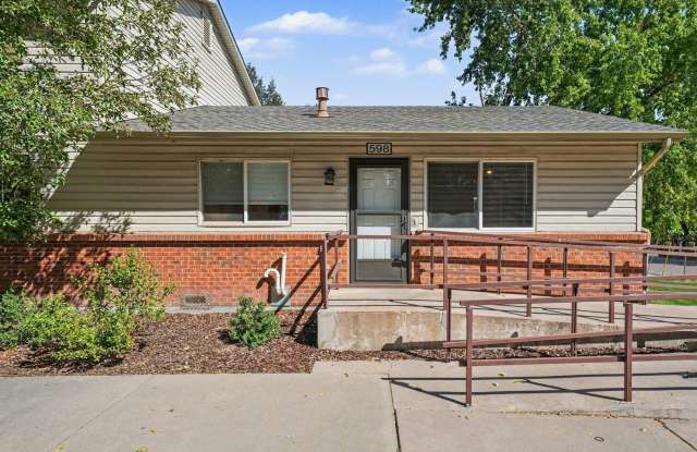 Charming 2-Bedroom Lakewood Home with Hardwood Floors & Landscaping Included! Gallery 1