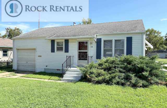 2 Bed 1 Bath House with Garage photos photos 2 Bed 1 Bath House with Garage photos photos