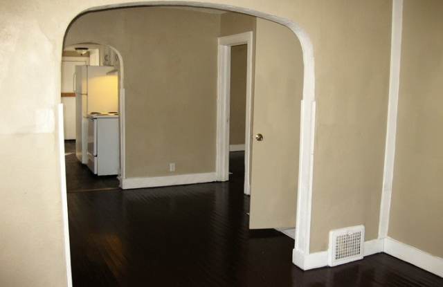 4283 East 61st Street Gallery 4