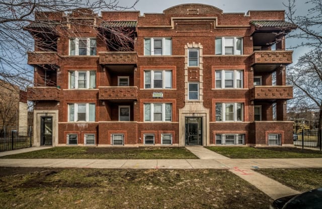 6748 S Blackstone photos photos