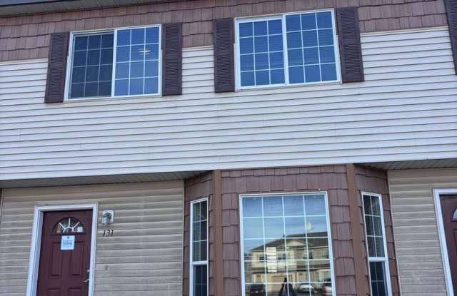 3 Bed/1.5 Bath Townhome Near JBER! Gallery 1