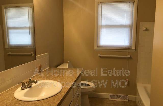 924 W Woodridge Gallery 3
