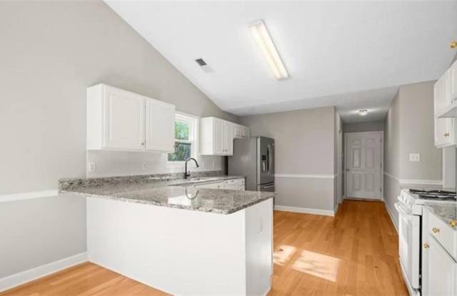 1840 Heatherton Road Gallery 2