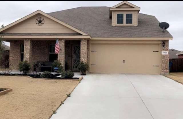 2812 Balleywood Drive - 2812 Balleywood Dr, Seagoville, TX 75159