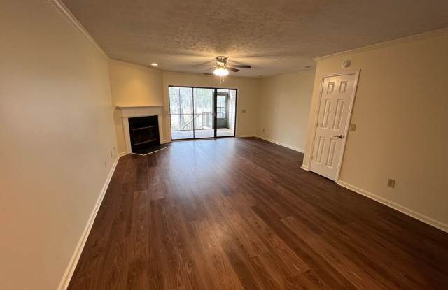 Pet-Friendly 3-Bedroom Townhome with Marsh Views and Private Baths Gallery 1