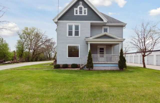 1500 E Delavan Dr - 1500 East Delavan Drive, Janesville, WI 53546