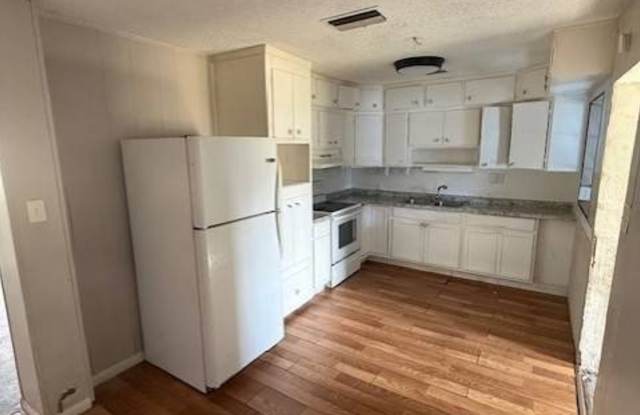 1435 W King Street - 1435 West King Street, Cocoa West, FL 32922