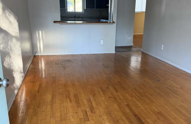 3900 Bauer Dr Gallery 3