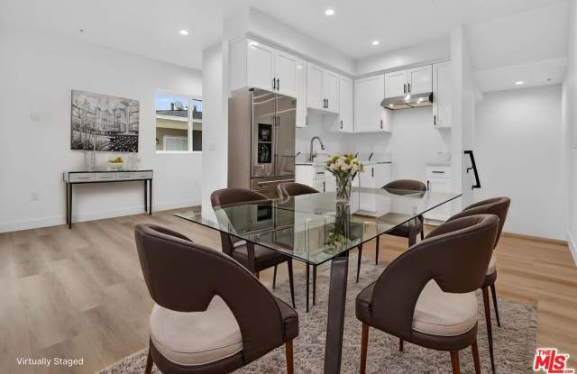 11446 Oxnard St photos photos