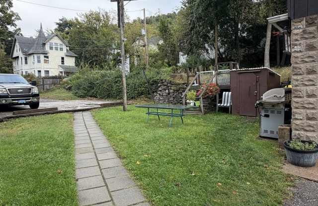 1706 Thomaston Avenue Gallery 4