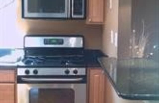 2201 HUNTER PL SE #103 Gallery 3