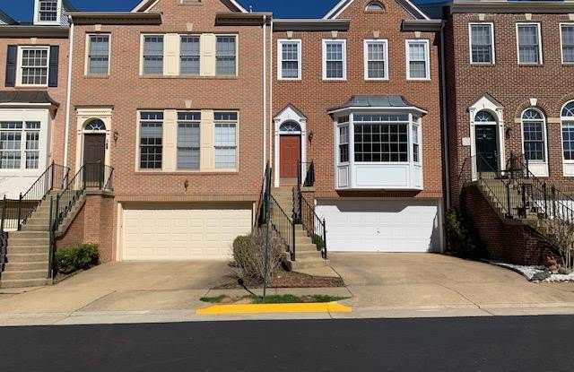 1807 FAWNCREST Court Gallery 2