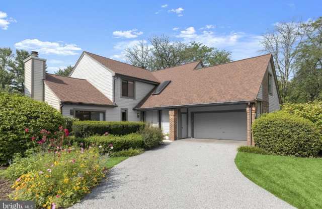 5 WHITEBRIDGE CT #5 Gallery 1