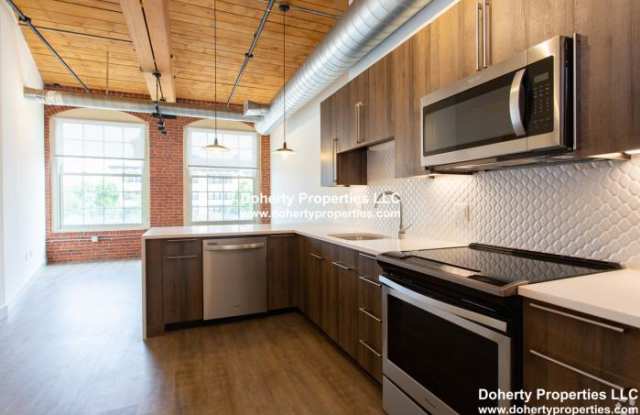 160 Thorndike Gallery 2