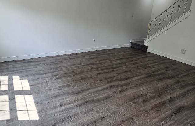 2073 Harbour Dr Gallery 2