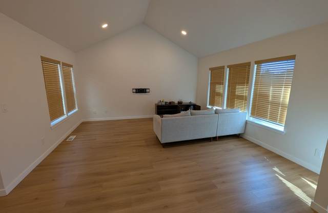 Spacious 4BR House in West Seattle Gallery 4
