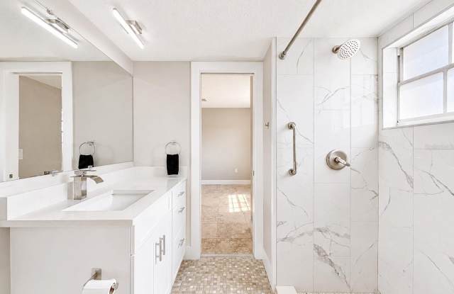 8818 BAY POINTE Drive Gallery 4