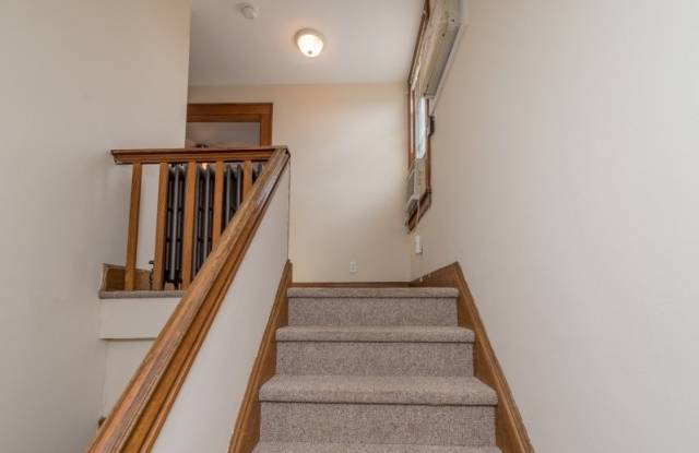 81 Savoy Pl Gallery 3