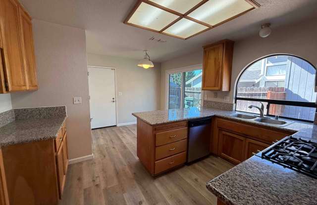 Great Antelope Home Located On a Court Gallery 3