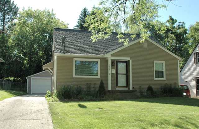 NE GR 3 Bed, 1 Bath Home - 1317 Herrick Avenue Northeast, Grand Rapids, MI 49505