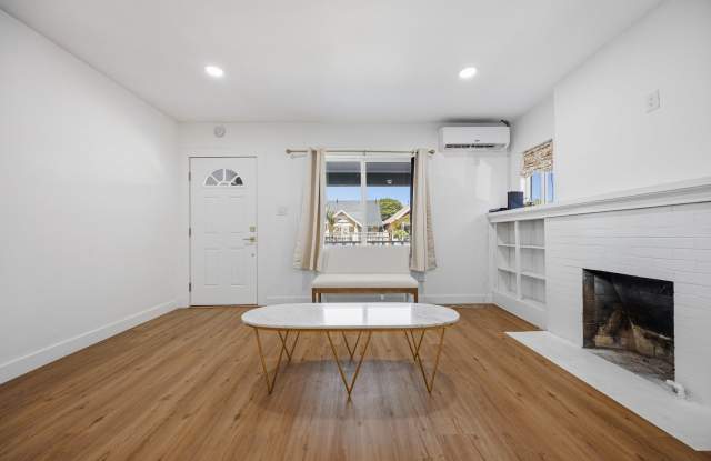 620 West 42nd Place Gallery 3